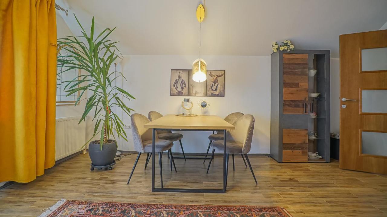 Vilux With Indoor Private Parking Apartment Brasov Exterior photo