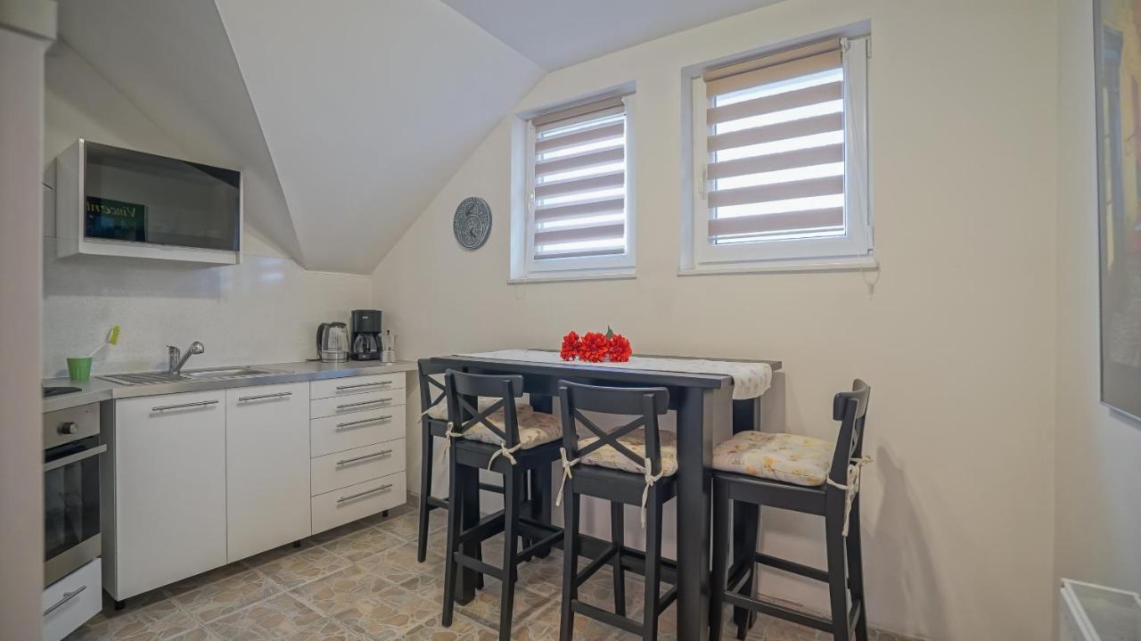 Vilux With Indoor Private Parking Apartment Brasov Exterior photo
