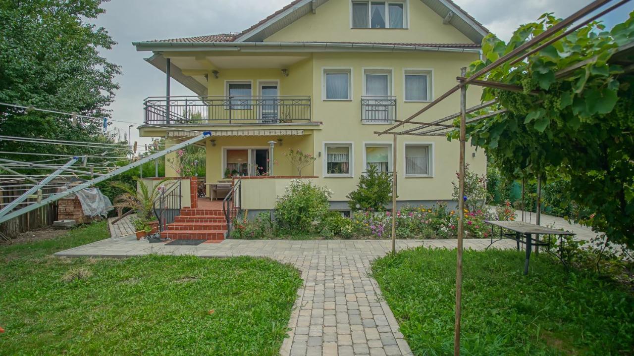 Vilux With Indoor Private Parking Apartment Brasov Exterior photo