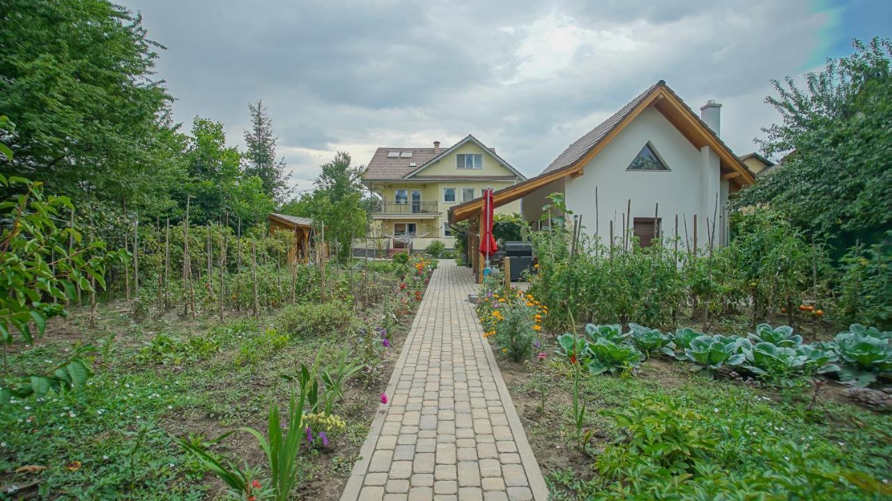 Vilux With Indoor Private Parking Apartment Brasov Exterior photo